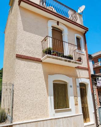 Casa indipendente terrazza panoramica e camino