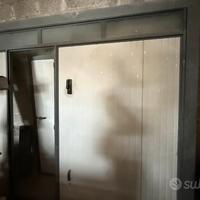 Basculante con porta e punto luce coibentato