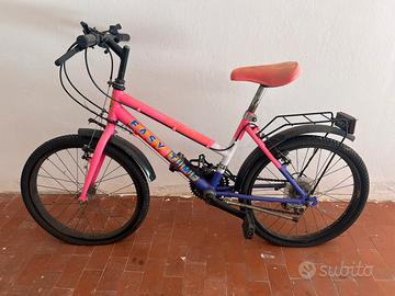 Bicicletta , solo da gonfiare le gomme