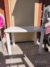 Tavolino rettangolare bianco da giardino 