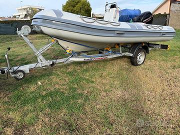 Gommone motore e carrello