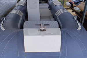 Gommone con carrello e motore