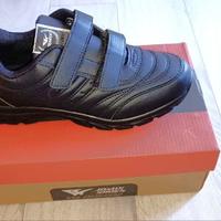 Scarpe uomo/donna a strappo nuove