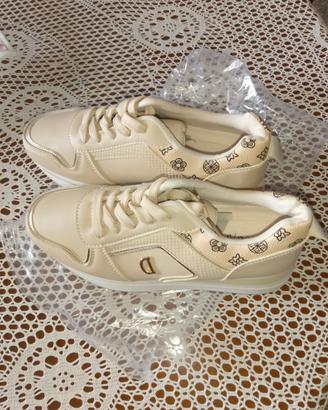 Sneakers femminili numero 39 colore beige -oro