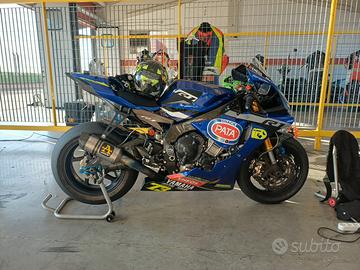 Yamaha r1 2015 pista