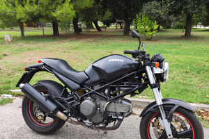 Ducati Monster 600 dark