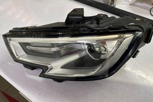 Faro/fanale sinistro originale Audi A3 8V