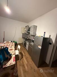 Ampia camera singola disponibile - già arredata