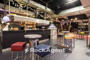 SCOPRI LE QUALITÀ' DI QUESTO LOCALE IMPONENTE