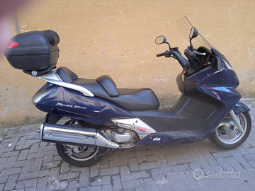 Moto honda silver wing 600