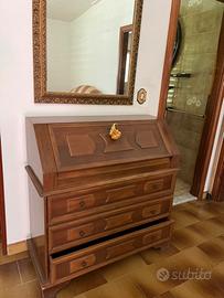 Mobile a ribalta in legno stile classico