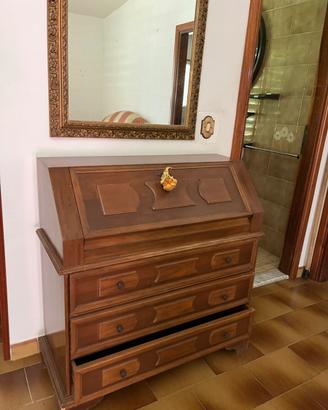 Mobile a ribalta in legno stile classico