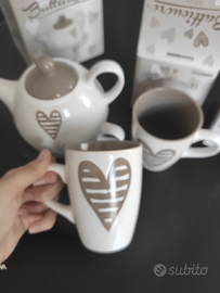 Set 2 tazze e teiera batticuore di Brandani