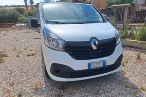 RENAULT TRAFIC 9 POSTI