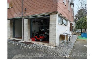 Box/Posto auto Fabriano [A4358051]