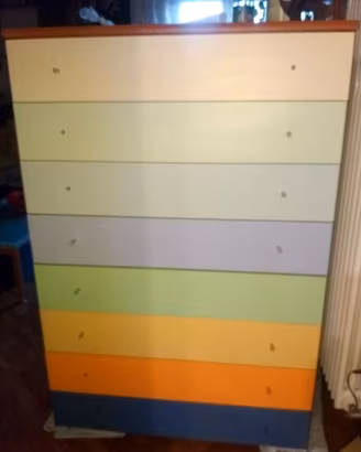 Cassettiera colorata