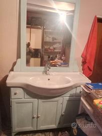 lavandino per bagno  con spechio