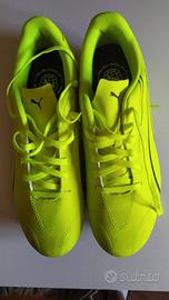 varie scarpe da calcio Nike e Puma