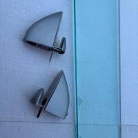 Mensole di cristallo con ganci per affissione