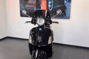 Piaggio Vespa 300 GTS