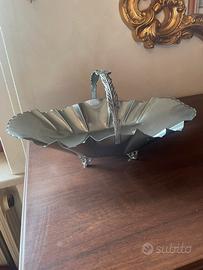 Oggetto decorativo in peltro fatto a mano