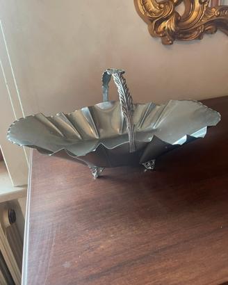 Oggetto decorativo in peltro fatto a mano