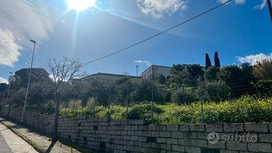 Guspini- Terreno con fabbricato Rurale e ricovero