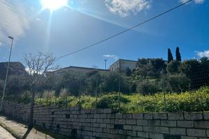 Guspini- Terreno con fabbricato Rurale e ricovero