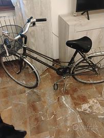 bicicletta donna Pacini con marce. da sistemare