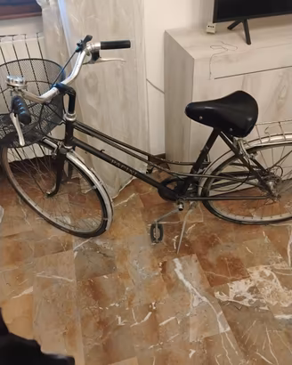 bicicletta donna Pacini con marce. da sistemare
