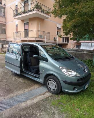 Peugeot 1007 - 1400 diesel 
