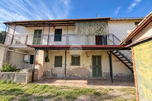 CASA SEMINDIPENDENTE A TERNI