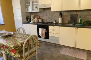 Casa indipendente di 200 m² con più di 5 locali e 
