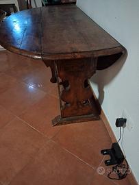 tavolo in legno massello