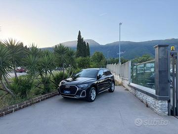 AUDI - Q5 - 40 TDI quattro S tronic S line