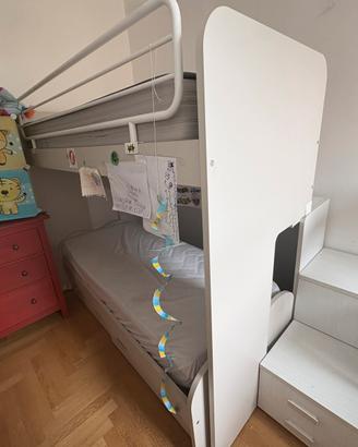 Letto a castello con passarella richiudibile