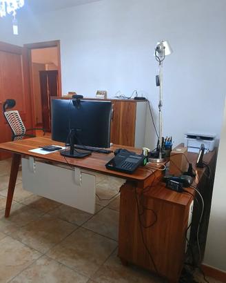 Scrivania angolare moderna+armadio+set 3 poltrone