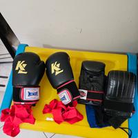 guantoni da boxe con fascette 