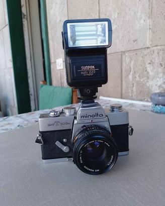 Macchina fotografica Reflex vintage MinoltaSRT303B