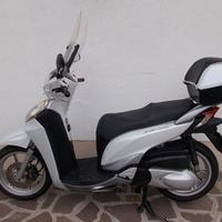 ? Honda SH300 Bianco - Perfetto Accessori Inclus