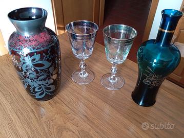 Vaso bicchieri e bottiglia in vetro di Murano 