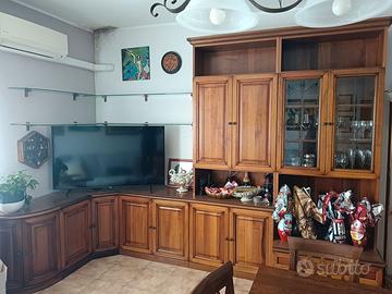 Soggiorno in vero legno di noce