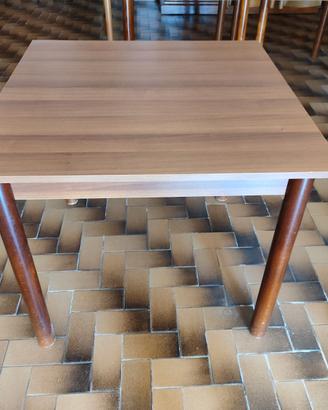 Tavoli in legno 90x90