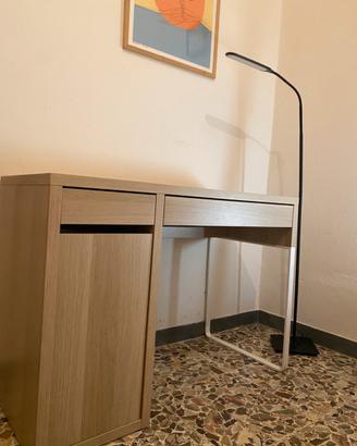 Scrivania Ikea Micke come nuova