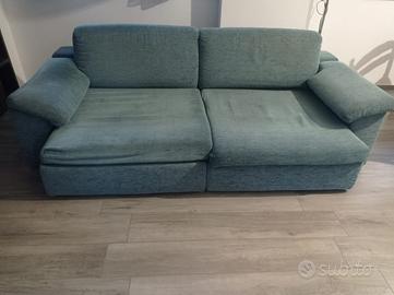 DIVANO di grande dimensioni