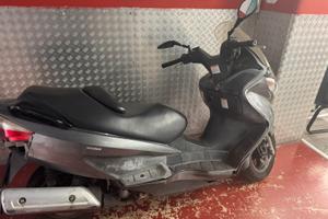 SUZUKI UH BURGMAN 200