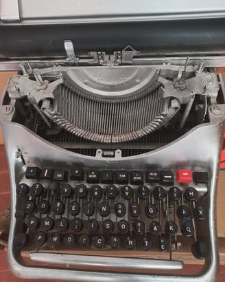 macchina da scrivere Olivetti
