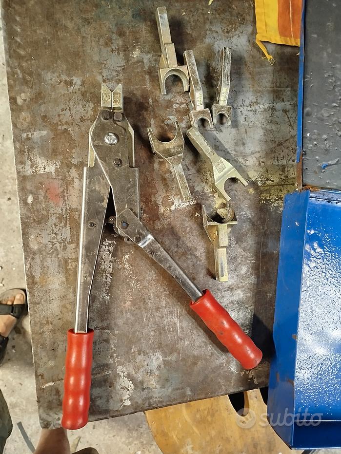 Pinza Pressatubi Multistrato - Con 4 Matrici 16-32 Mm, Testa Girevole 360°, Per PEX E Composito - Foto 3