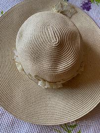 Cappello estivo in paglia