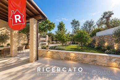 Villa di 240 m² con 2 locali a San Donato di Lecce